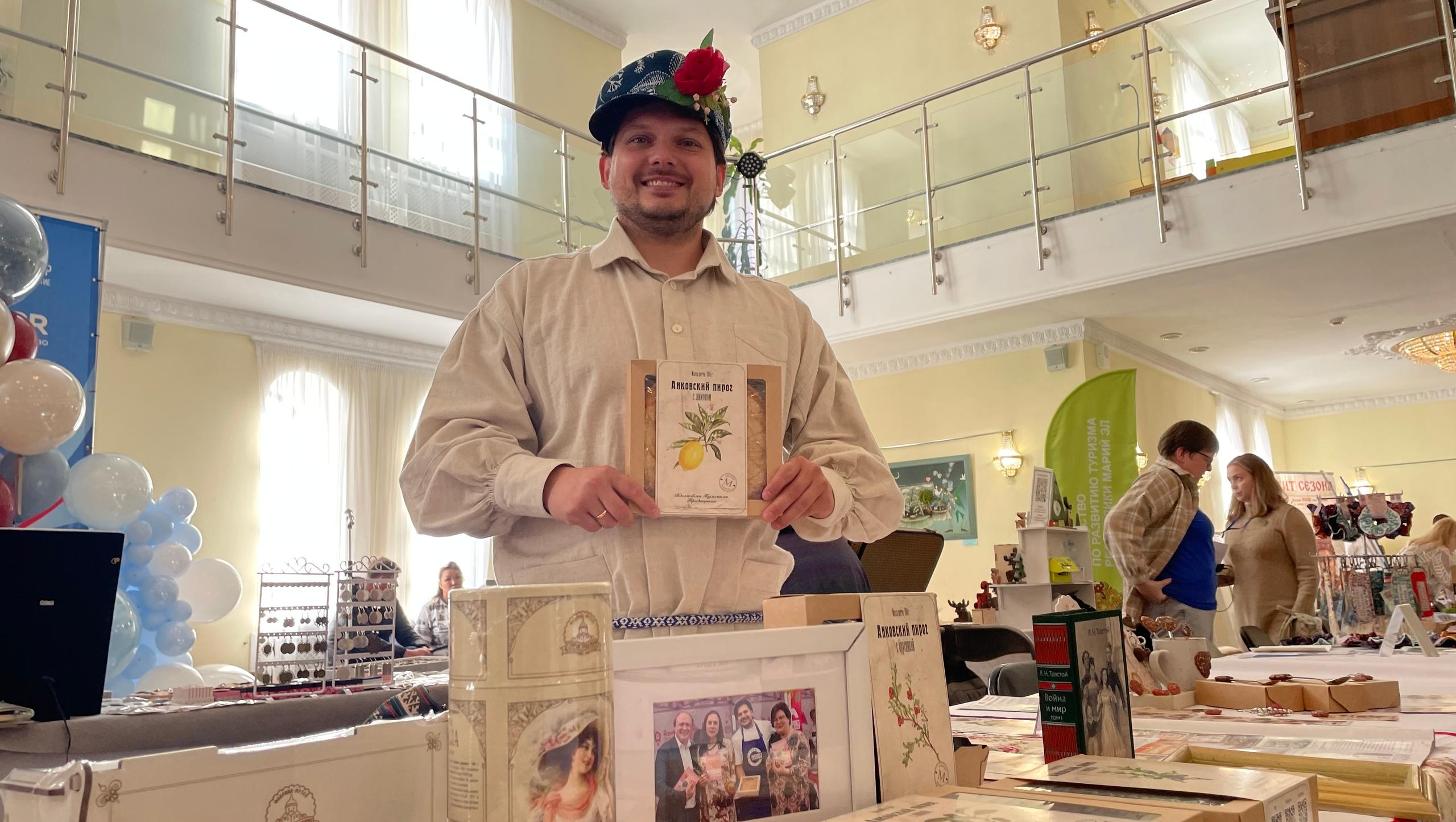Известный тульский ресторатор привёз в Йошкар-Олу фирменный пирог семьи Льва Толстого